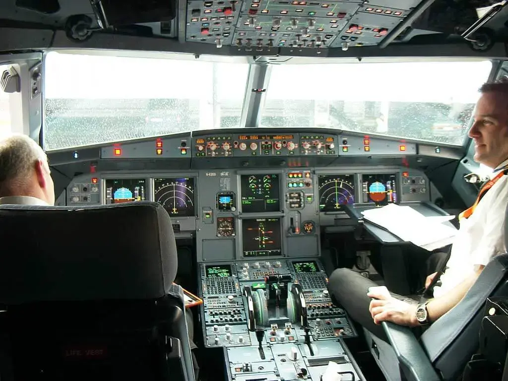 Airbus 319 cockpit