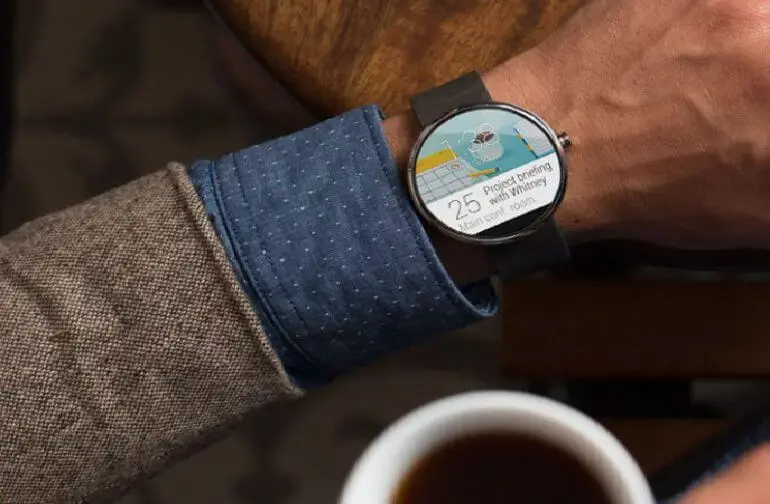 Moto 360 smart watch arrives by September