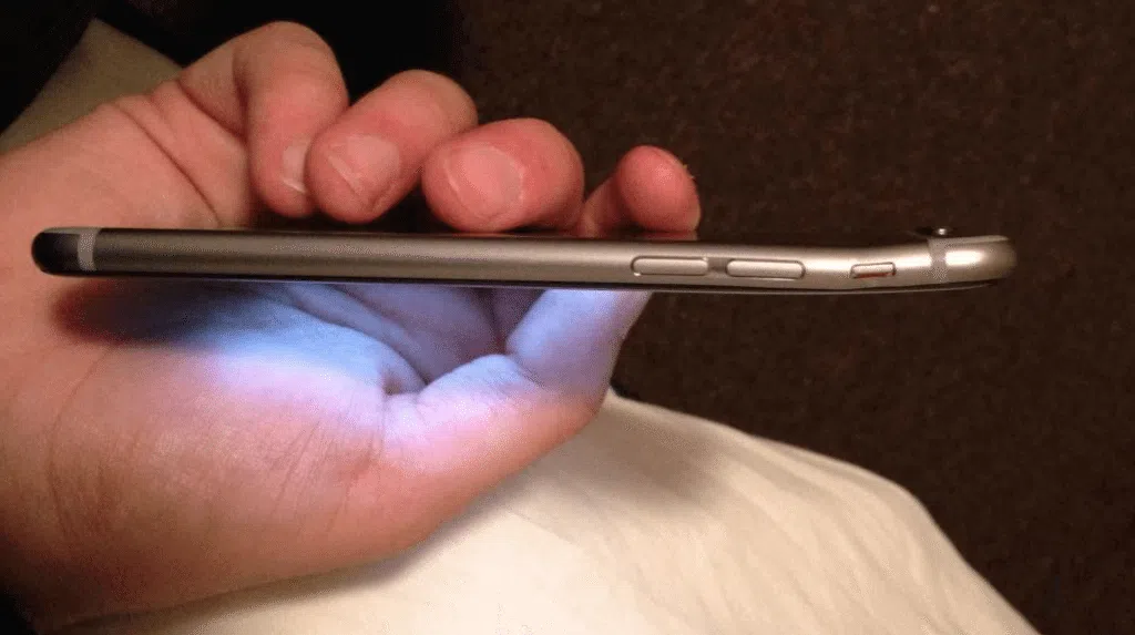 Apple iphone 6 plus bent torto entortado imagem