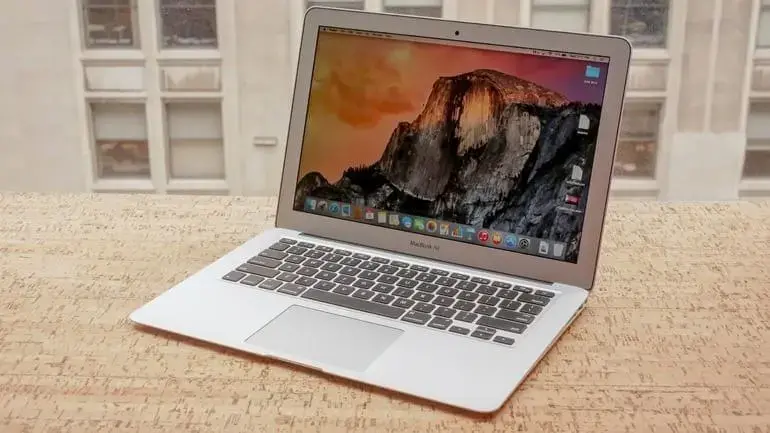 Apple macbook air 2015 02