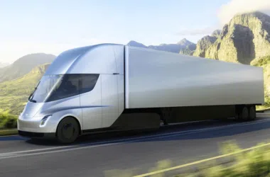 Showmetech caminhao tesla semi autonomo eletrico