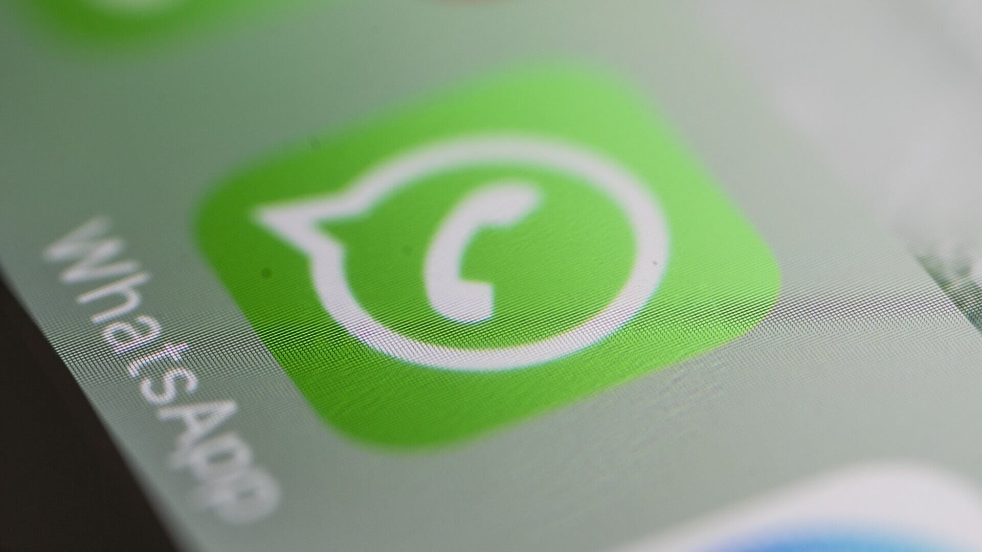 Usuários da versão beta do whatsapp estão recebendo atualização com chamadas de vídeo em grupo. Novo recurso do whatsapp está sendo liberado aos poucos, para alguns usuários. Saiba como podem ser as chamadas de vídeo em grupo do aplicativo.