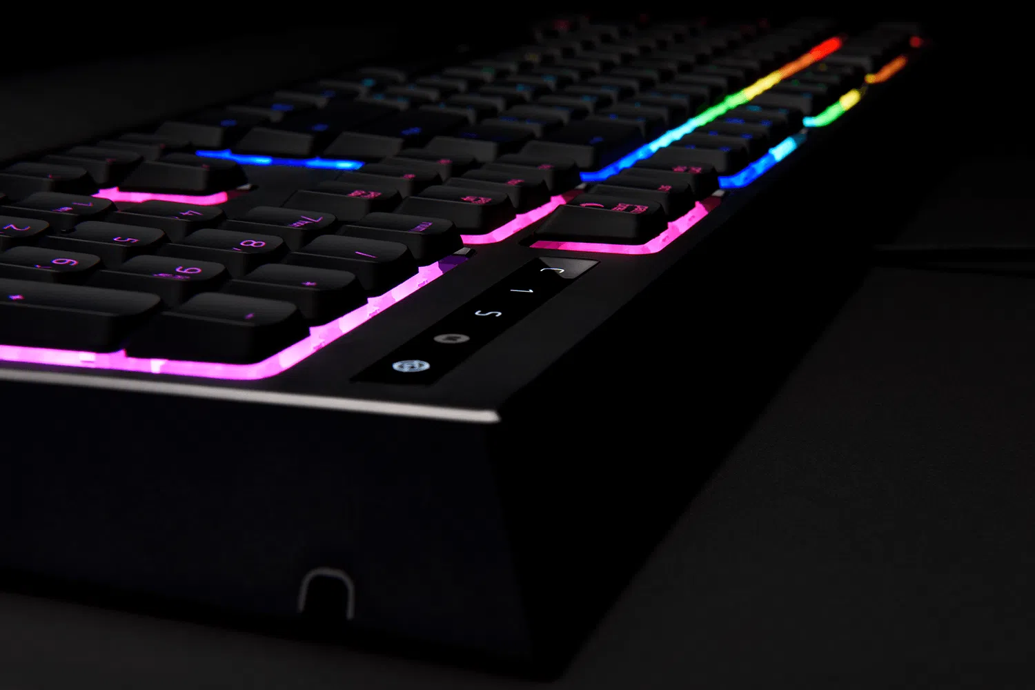 Review: razer ornata chroma é um teclado semi-mecânico que deveria ser de baixo custo. Com o mercado gamer apresentando tantas opções de teclados mecânicos, será que o razer ornata chroma se sobressai?