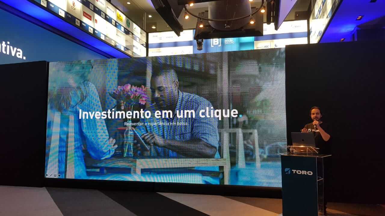 Toro lança corretora digital para você "investir sem medo". Tão fácil quanto comprar em um e-commerce, a fintech toro aposenta o home broker e cria experiência de investimentos inédita no mundo.