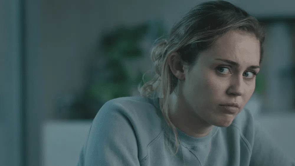 Miley cyrus em novo episódio de black mirror, da netflix.