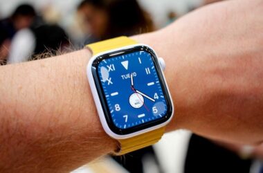 Create smartwatches review review apple watch series 5 image1 ztzlwrxugs