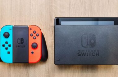 Nintendo switch with dock. 0 990x556 1