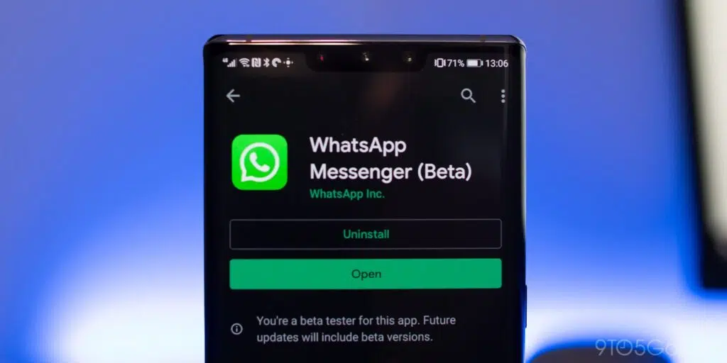 Celular com a versão beta do whatsapp