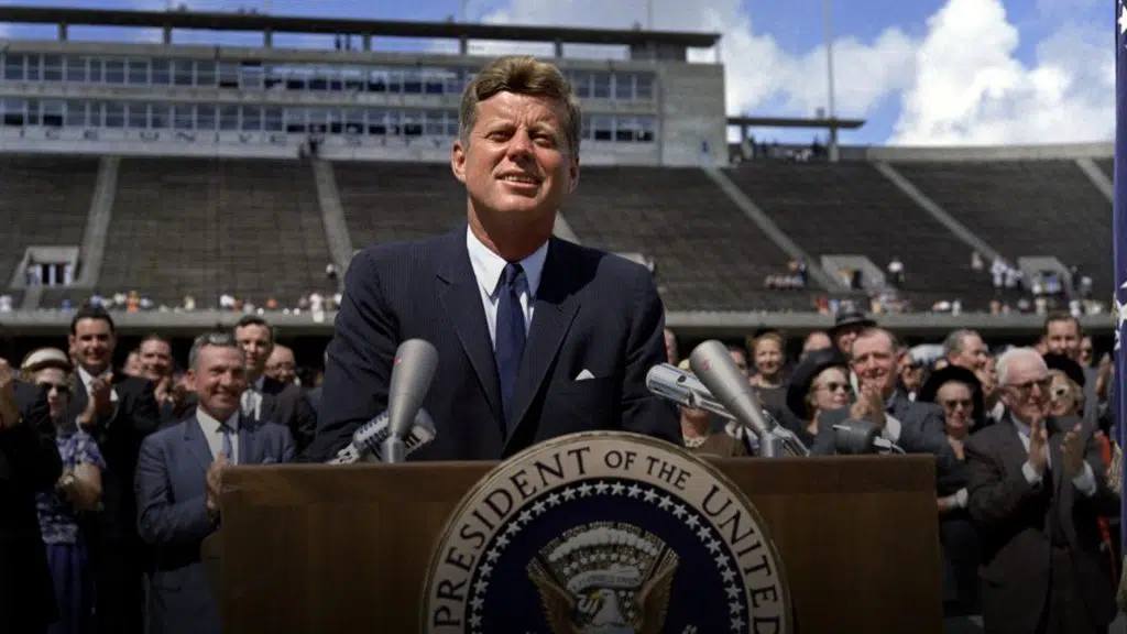 Presidente john f kennedy em anuncio da corrida lunar americana