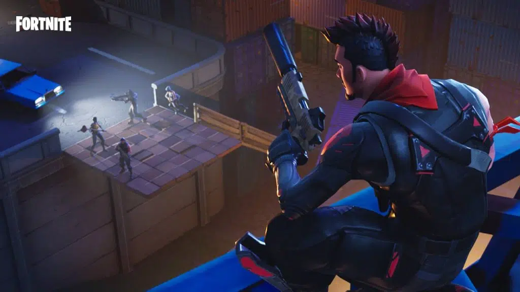 Uma personagem solitária com uma pistola de fortnite observa do alto enquanto um esquadrão de quatro pessoas fica parado em cima de uma construção