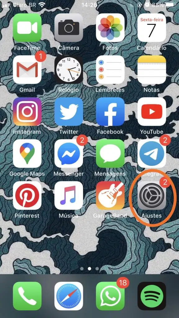 Tela  inicial do iphone com foco no ícone de ajustes