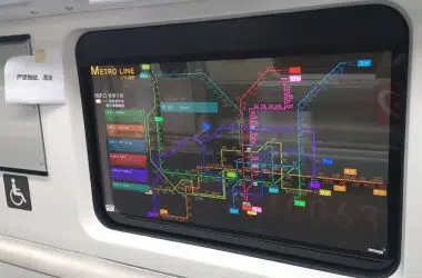 Tela transparente da lg em metrô na china