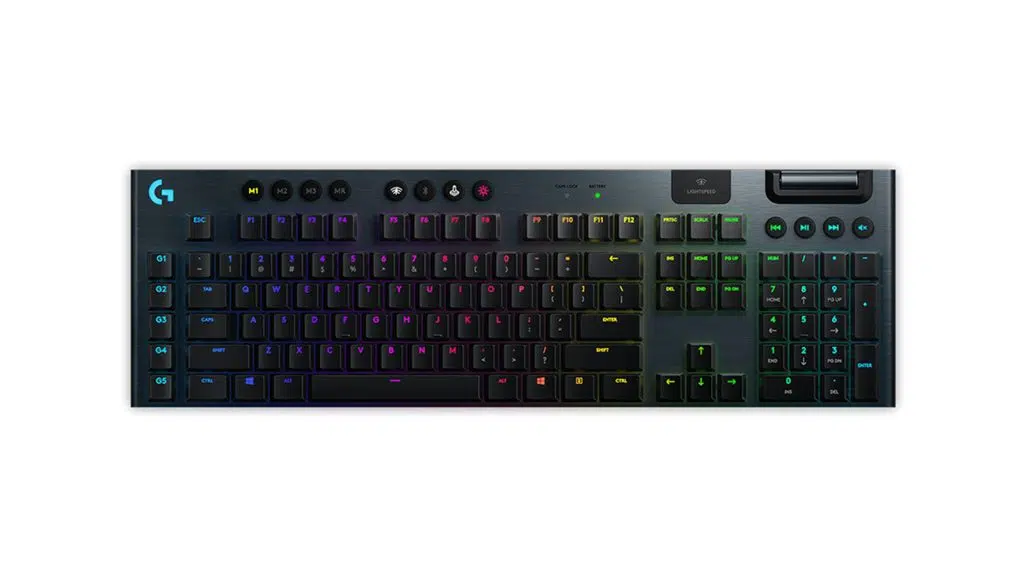 Logitech g915 colorido teclado rgb em fundo branco