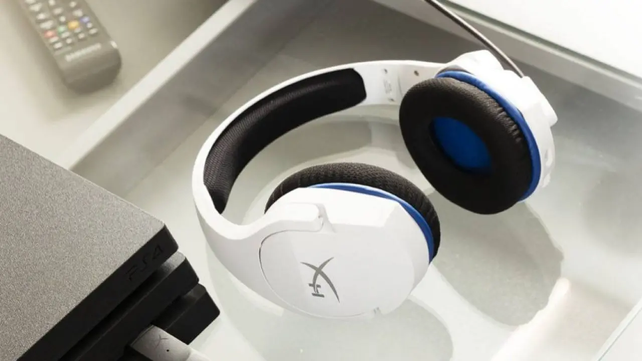 Nova linha de headsets da hyperx traz o cloud stinger core pronto para ps5. A hyperx revelou hoje uma série de novos headsets gamer e sua base carregadora wireless