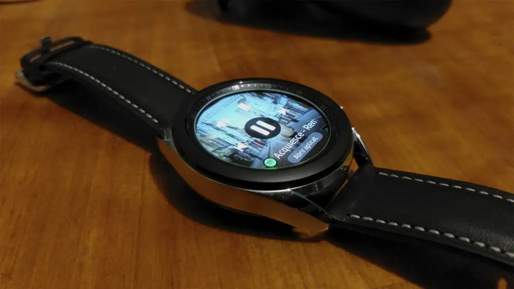 Galaxy watch 3 aberto no spotify