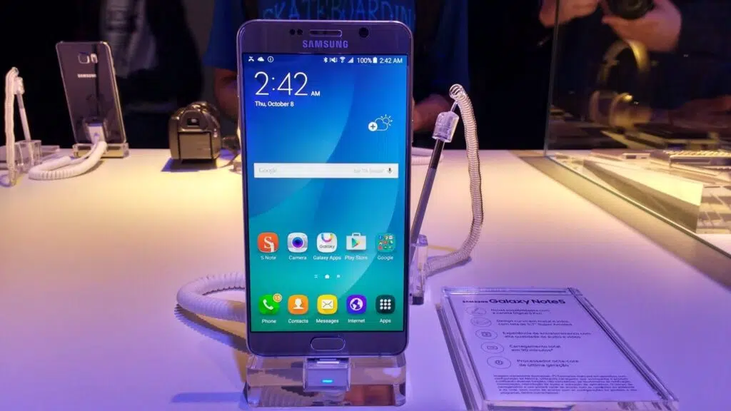 Galaxy note 5, anunciado em 2015, passou por alguns problemas, mas nada comparado ao seu sucessor.