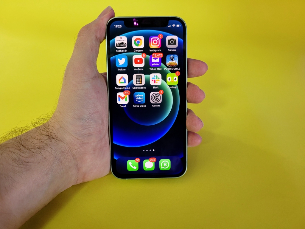 Galaxy S21 vs iPhone 12: qual é o melhor celular?