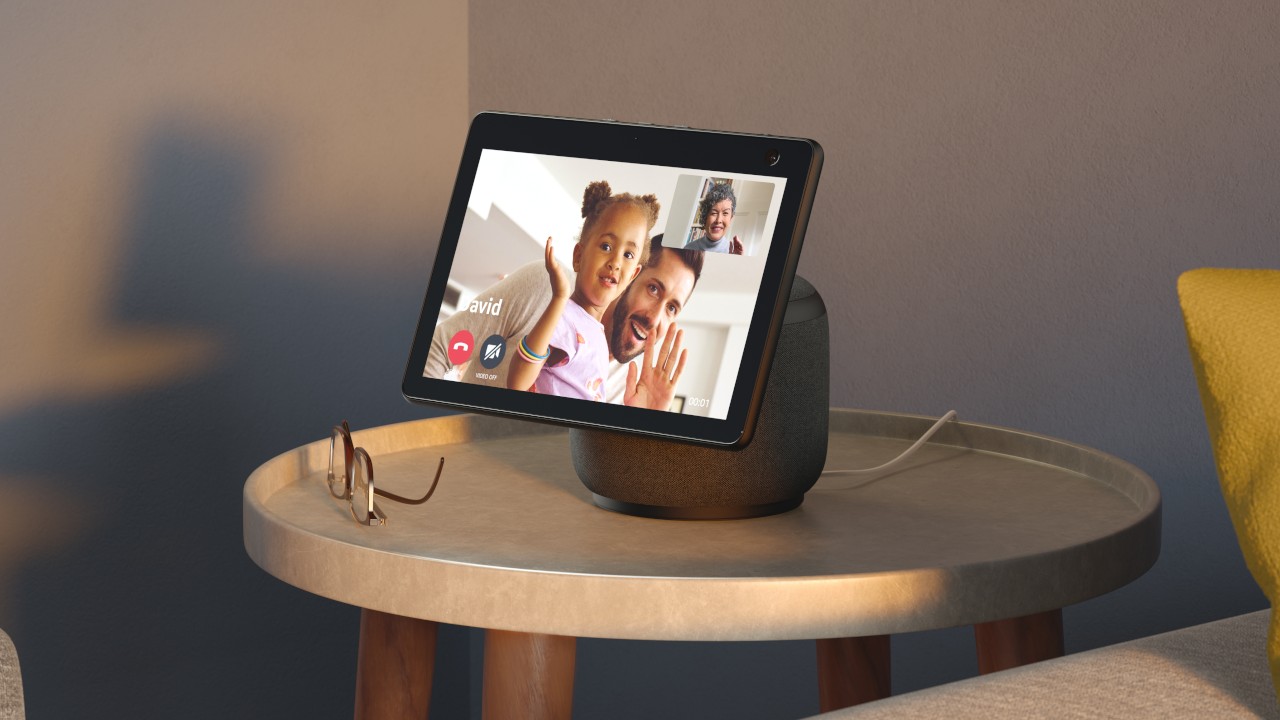 Echo Show 10 прибывает в Бразилию с поворотным экраном для Alexa