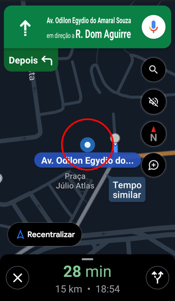 Captura de tela do aplicativo google maps com uma rota traçada entre dois pontos em mapa da cidade de são paulo. Em destaque, contornado por um círculo vermelho, um ícone de localização.