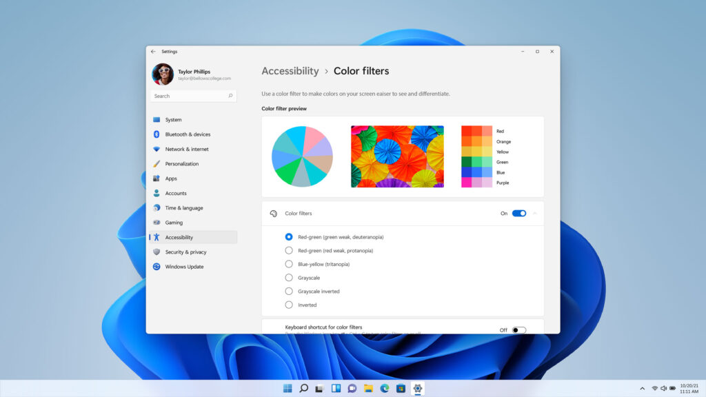 Outra melhorias que o lançamento do windows 11 trará são mais opções de acessibilidade, como filtros de cor para daltônicos, a exemplo da imagem