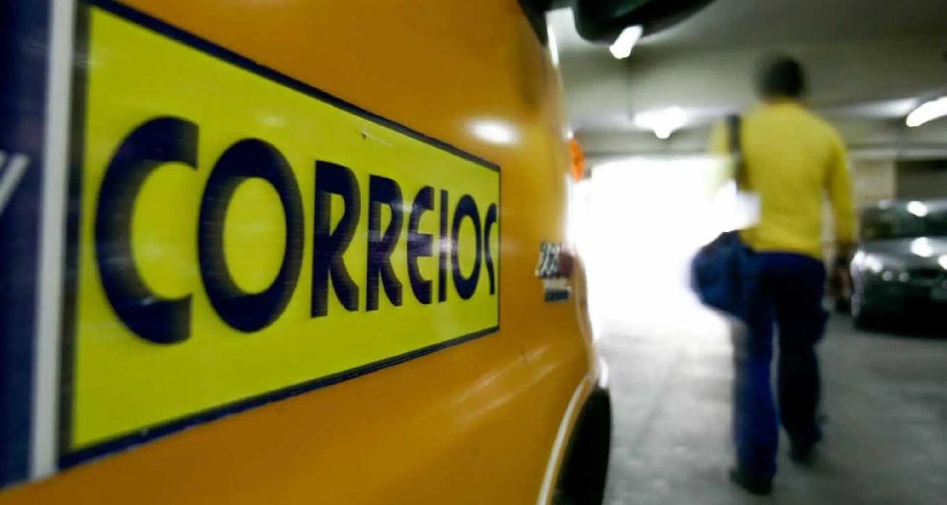 Correios anunciam o sedex hoje, modalidade mais rápida de entregas. Os correios anunciaram o sedex hoje, que promete realizar entregar no mesmo dia da postagem.