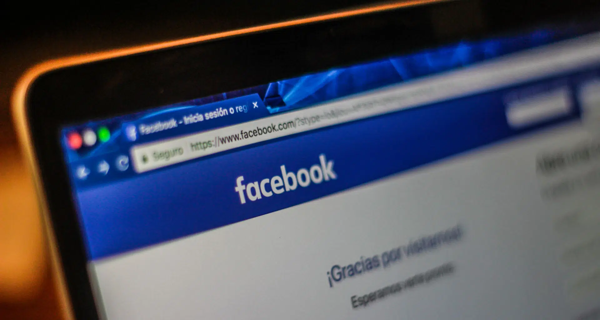 Procon-sp notifica facebook por queda de servidores da rede social