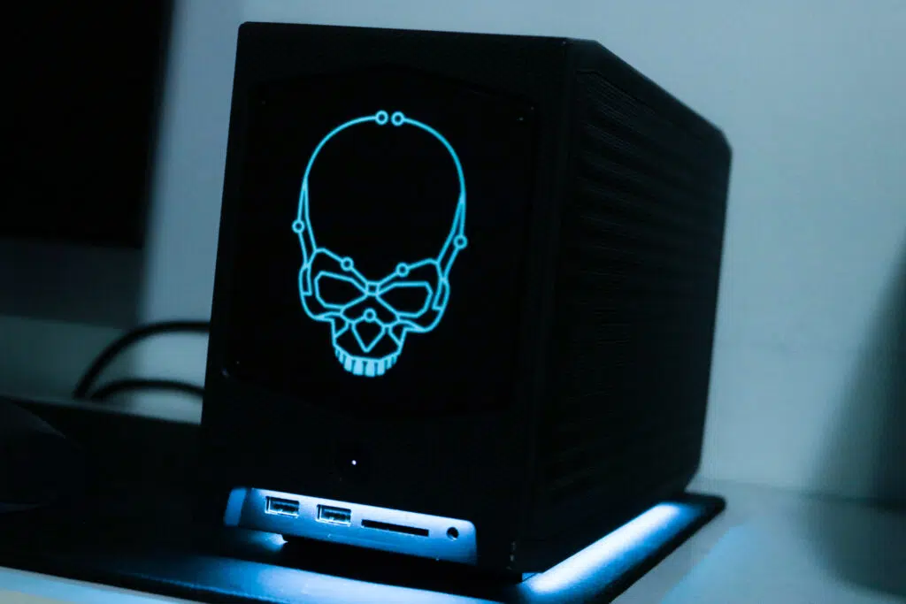 Review: intel nuc 11 extreme beast canyon é mini pc gamer com desempenho de gente grande. Equipado com a potente rtx 3060, o nuc 11 extreme beast canyon não vai te deixar na mão, seja nos jogos mais pesados da nova geração ou em aplicações intensas.