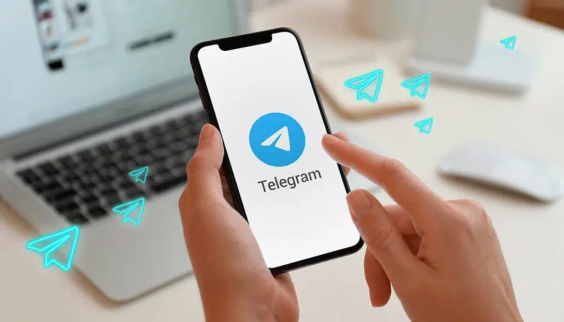 Celular com telegram