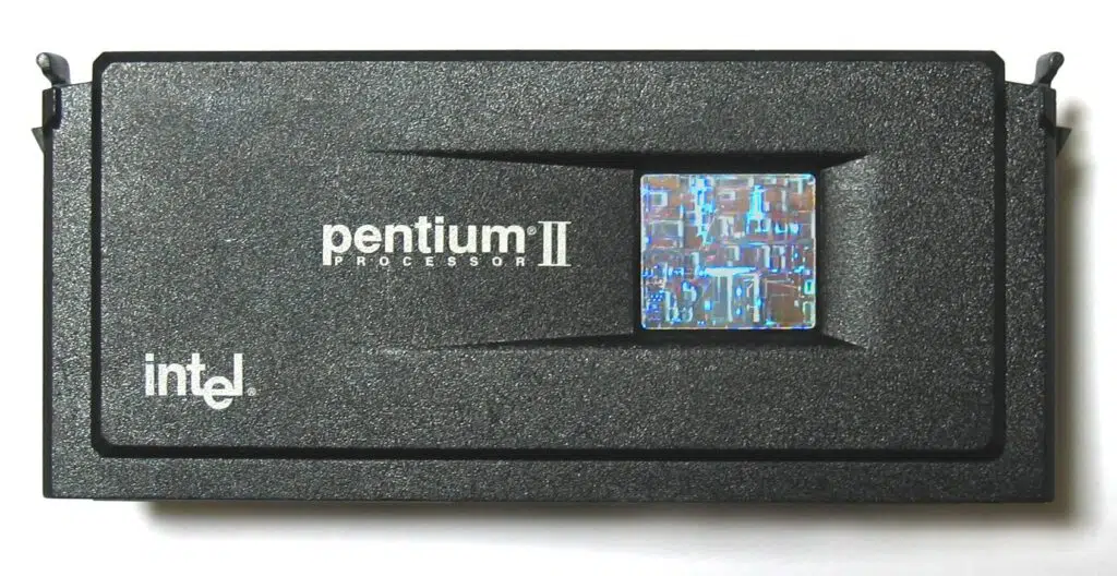 O pentium ii foi o primeiro processador potente o suficiente para capturar imagens da tela de maneira nativa. Pode ser visto como o primeiro passo na linha do tempo dos streamings de jogos pelos próprios jogadores, hábito popular hoje em dia (imagem: creative commons).