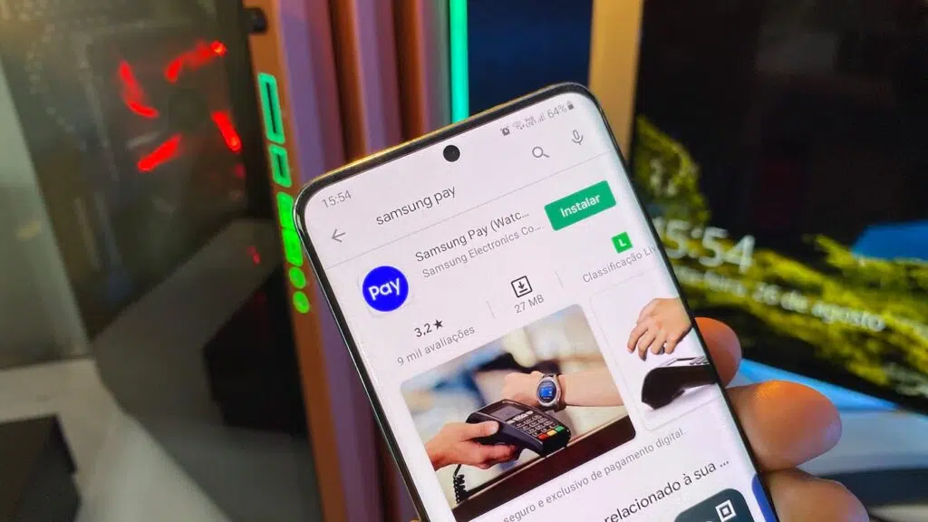 Celular aberto na página do samsung pay