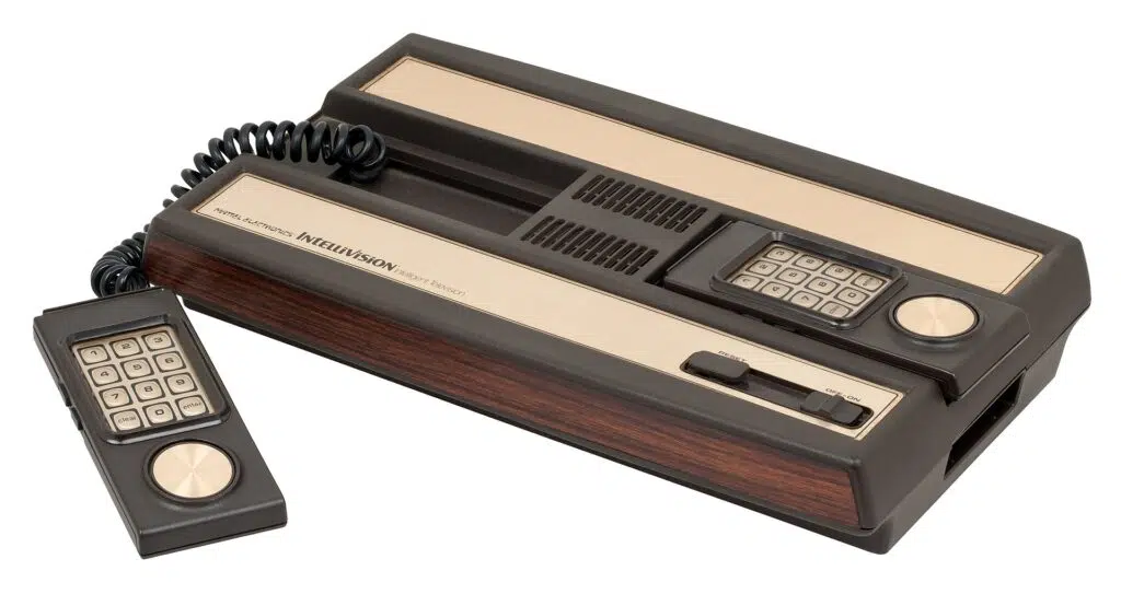 O intellivision, da mattel.