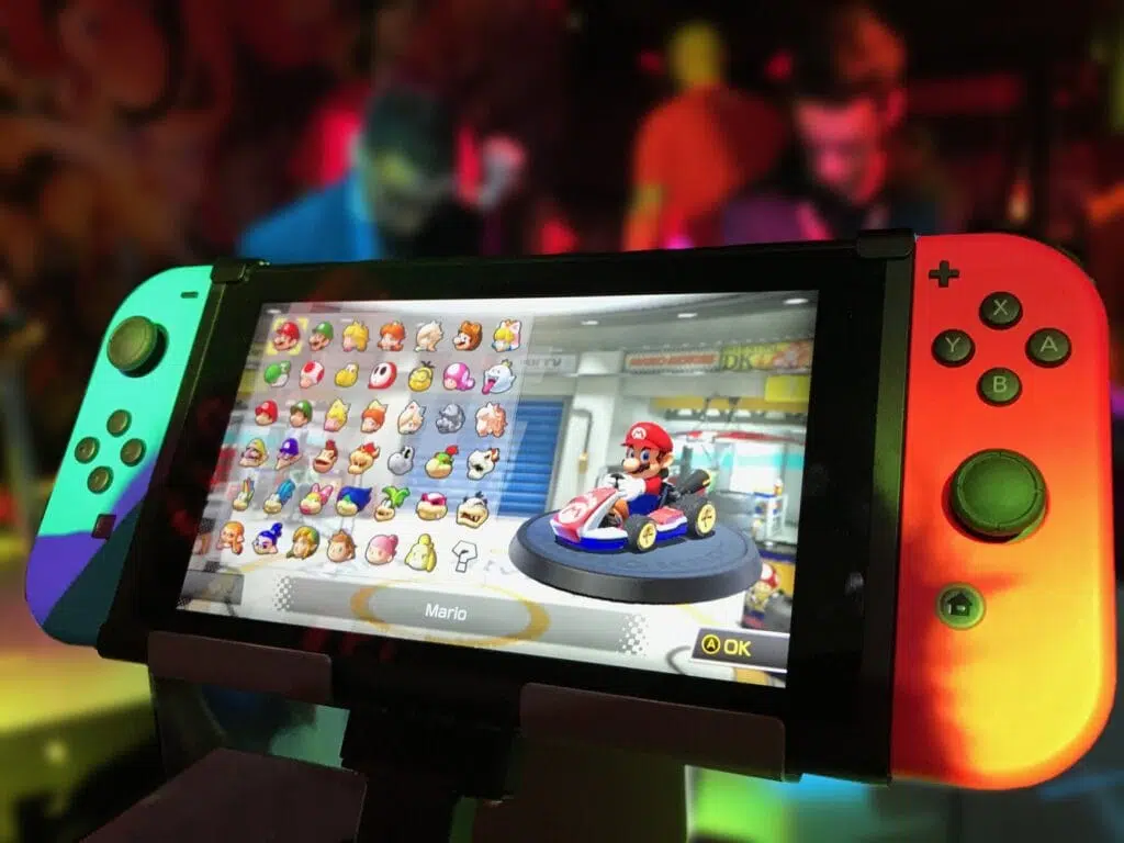 Nintendo switch é um connsole perfeito pra quem adora jogar com os amigos