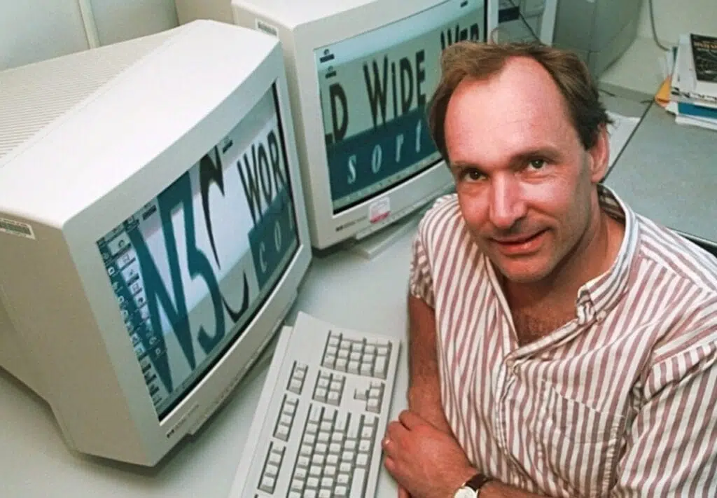 Tim berners-lee, responsável por conceber o protocolo www, responsável por moldar a forma como o mundo utiliza a internet hoje, é considerado um white hat hacker. (imagem via creative commons)