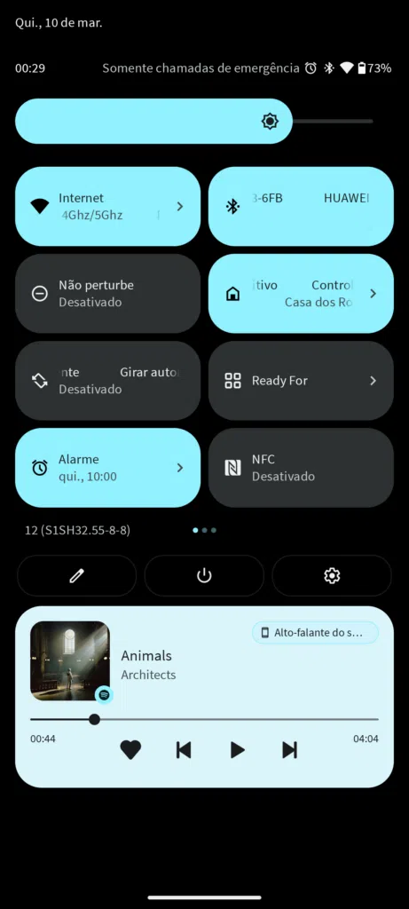 Moto edge 30 pro segue o padrão de android puro