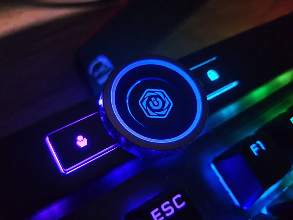 Review: teclado corsair k100 rgb é uma opção robusta para gamers