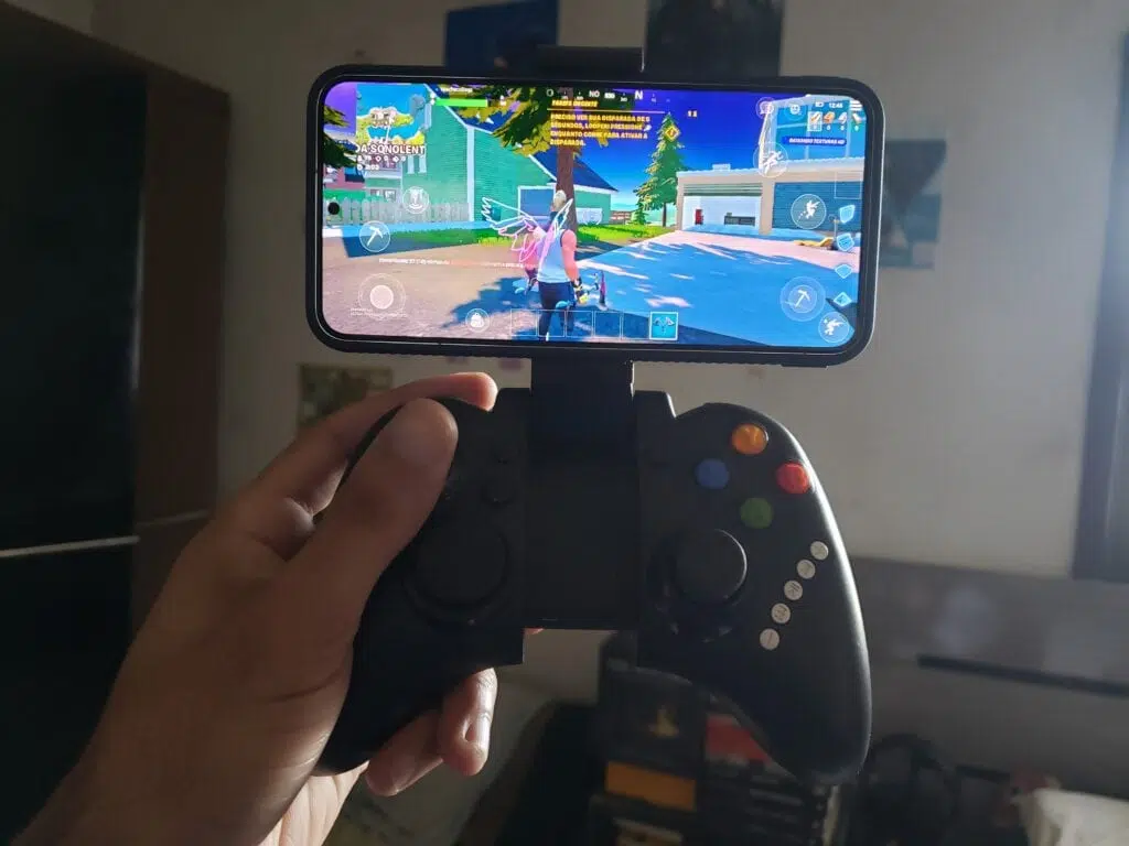 Galaxy s22+ rodando fortnite