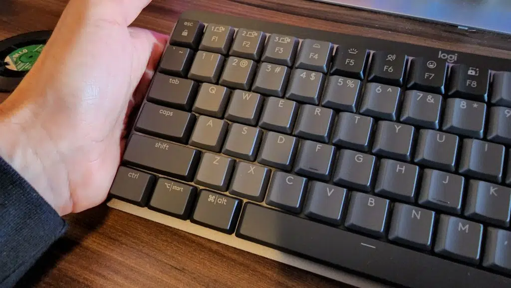 Review: teclados mx mechanical e mx mechanical mini. Voltados para criadores de conteúdo, confira o que achamos dos mx mechanical e mx mechanical da logitech e considere a compra (ou não)