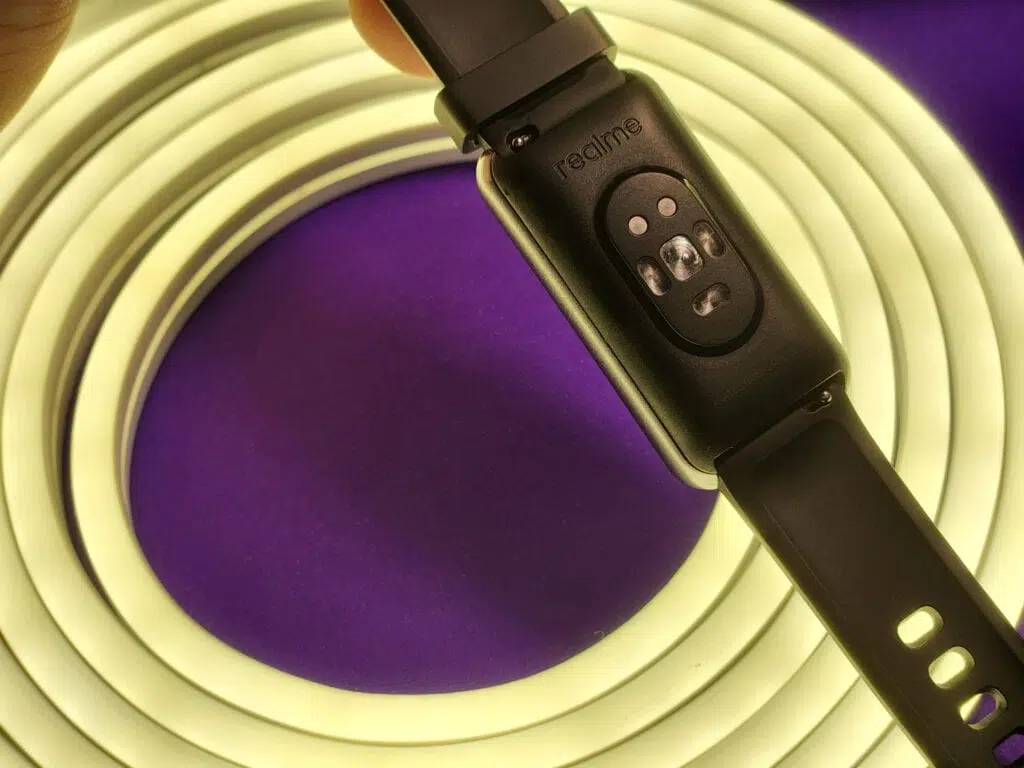 Review: smartband realme band 2. A realme band 2 tem várias funções bem úteis, é leve e confortável, mas tem alguns probleminhas e custa mais do que deveria.