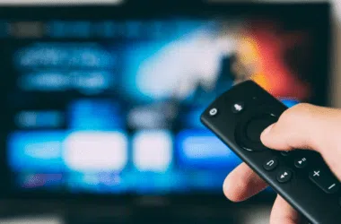 Conheça my family cinema grátis, app para assistir filmes e séries. Com o my family cinema é possível assistir aos melhores filmes e séries convencionalmente pela tv ou até mesmo no smartphone, de graça. Veja como!