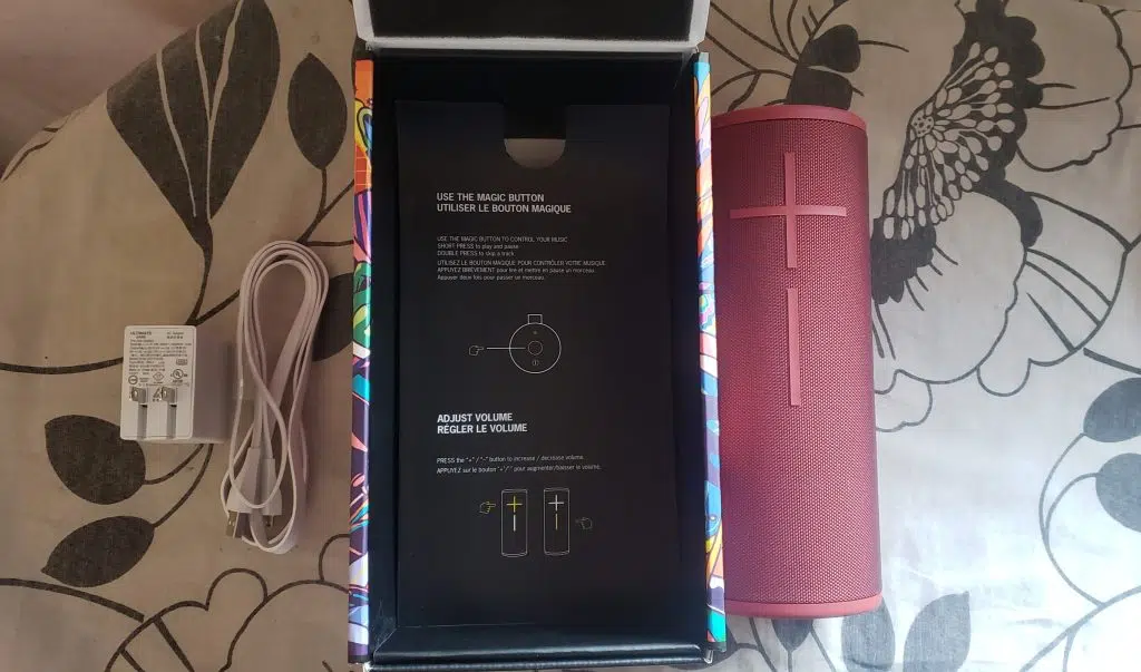 Itens enviados pela ultimate ears na caixa da megaboom 3