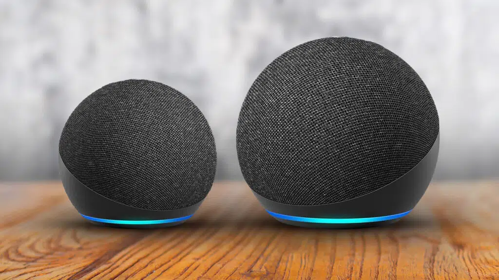 Dois modelos de echo dot com alexa integrada