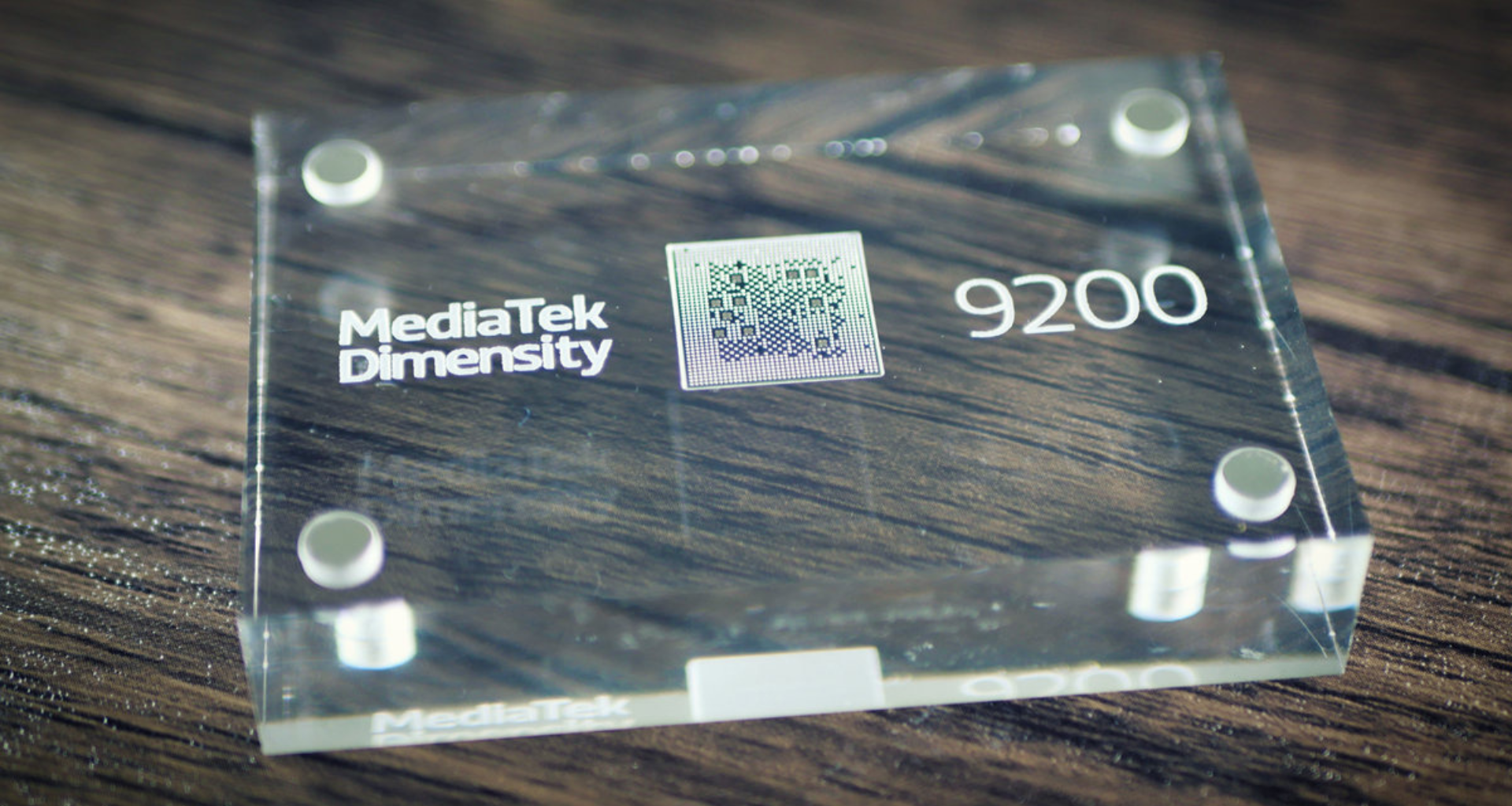 Mediatek lança dimensity 9200 com wi-fi 7 e ray tracing. Concorrente direto do snapdragon 8 gen 1, o dimensity 9200 deve chegar ao mercado internacional durante os últimos dois meses de 2022