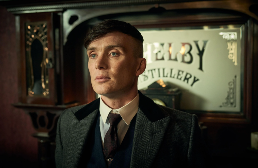 Cena de peaky blinders: sangue, apostas e navalhas