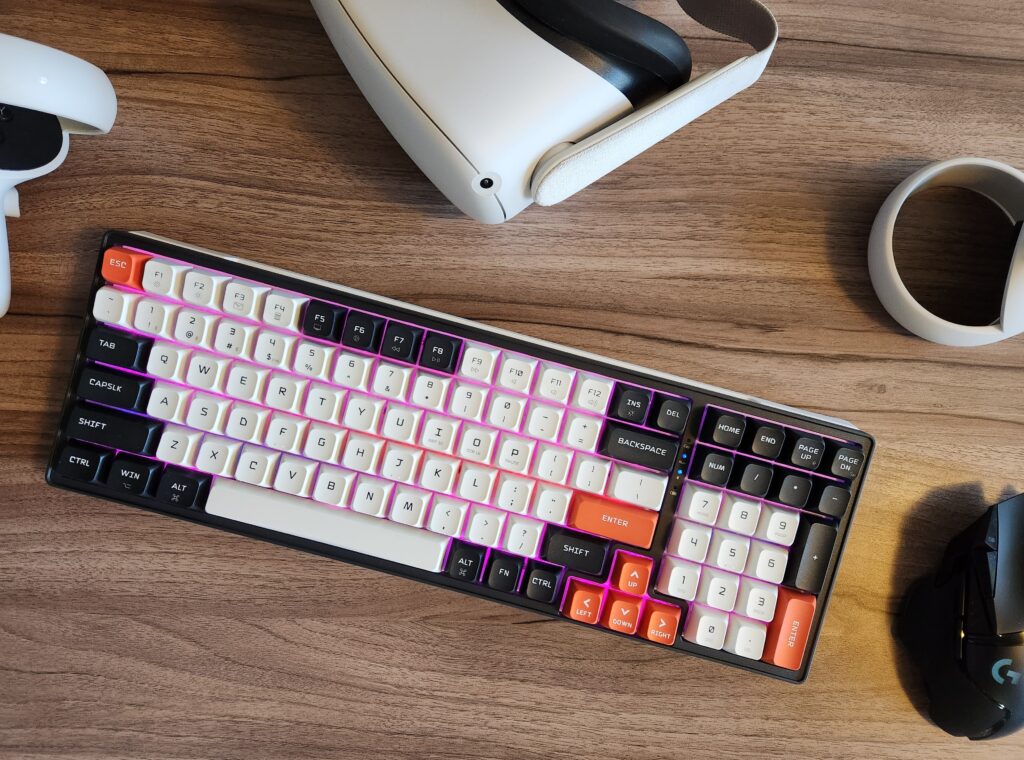 Review machenike k600g: teclado mecânico sem fio. O teclado mecânico machenike k600g tem recursos úteis, pode ser conectado de três formas diferentes e tem design bem atraente.