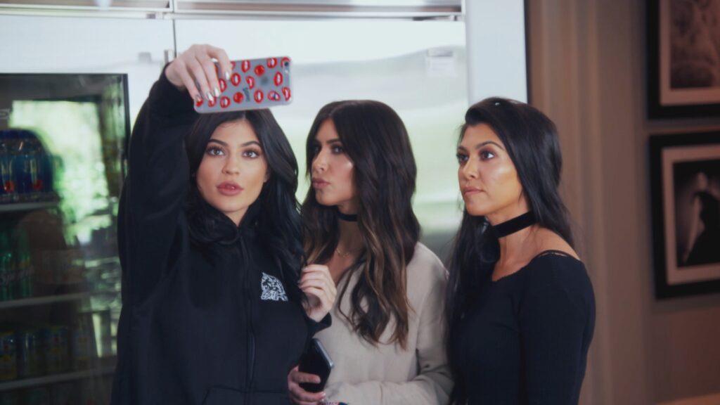 Lançamentos da netflix em março de 2023 tem mistério em paris e mais 
keeping up with the kardashians