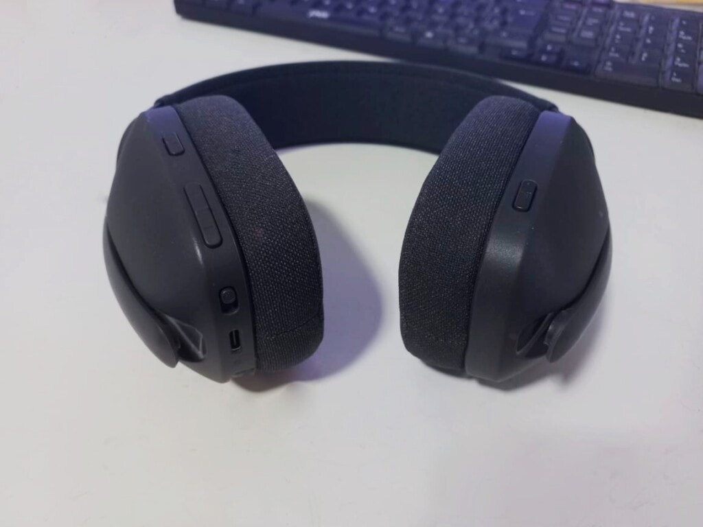 Review: logitech zone vibe 100, fone de ouvido bluetooth para o home office. O fone de ouvido bluettoth zone vibe 100 da logitech, promete entregar uma experiência imersiva de áudio para o trabalho home office. Confira o review e fique por dentro da novidade!