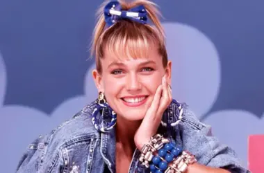 Xuxa completa 60 anos; confira a trajetória da rainha dos baixinhos. Xuxa, a rainha dos baixinhos, marcou gerações de brasileiros durante décadas. Confira a trajetória de sua carreira!