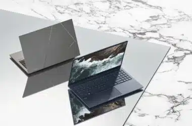 Asus lança zenbook s 13 oled, com 1kg e 1cm de espessura. Novo notebook tem foco em oferecer experiência de macbooks e conta com processador intel core i7 de 13ª geração