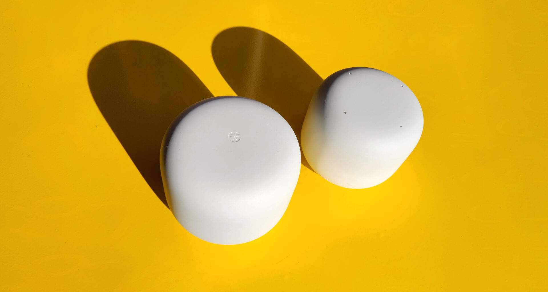 Review: roteador google nest wifi com alto-falante é um produto bem versátil. É um produto coringa: une alto-falantes inteligentes aos roteadores mesh. Se você busca por rede estável com grande cobertura e ótima velocidade, vem ler esse review