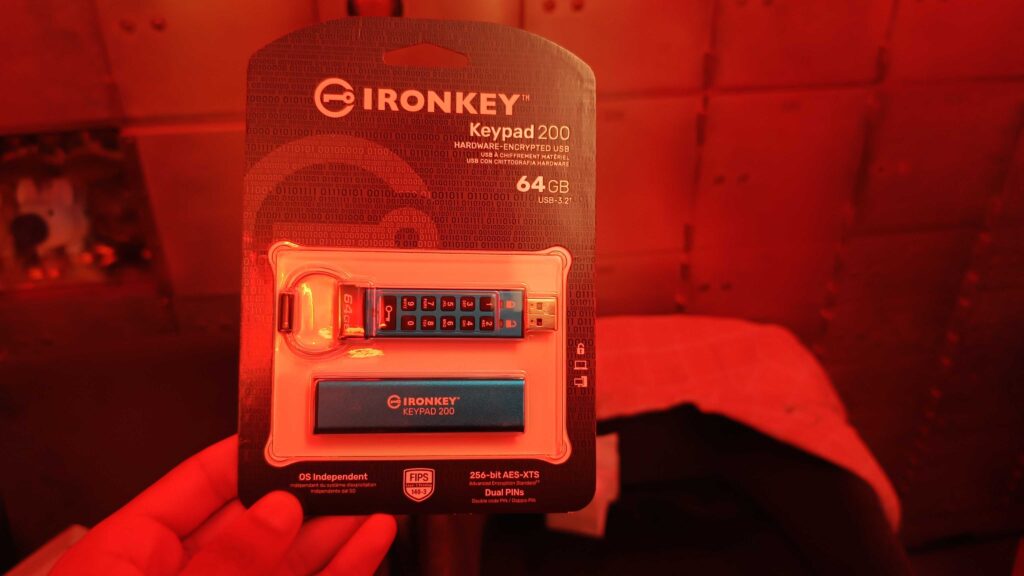 Pendrive com senha ironkey privacy 200